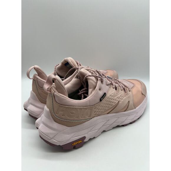 Athletic_Shoes